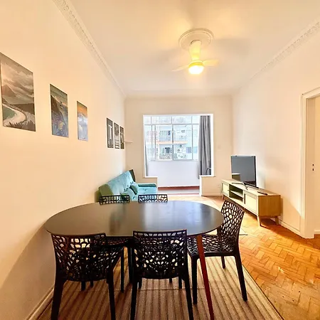 Apartamento completo ao lado da praia de COPACABANA, 2 quartos , 2 banheiros, andar alto , enorme, ar cond, ,wifi, tv smart, pauloangerami NSC109-2
